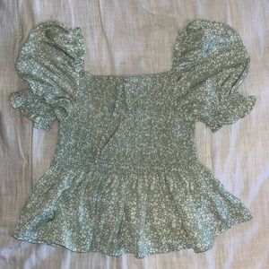 green and white floral puff sleeve crop top